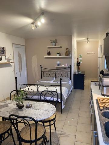 Cottage A La Campagne Avec Piscine Et Spa Ardentes Exterior photo